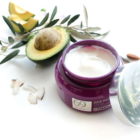 How to Easily Apply Hair Mask | Biotop India