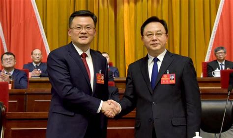 原梅州副市长吴晓晖任江门代市长，成为广东现任第二位地级市女市长！_经营