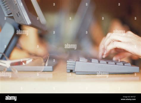 Computer Data Entry 的图像结果