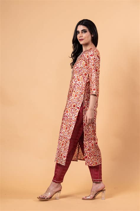 Red Floral Ethnic Motifs Embroidered Kurta with Trousers