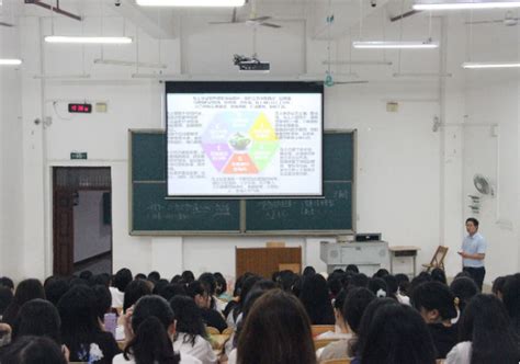 外国语学院召开2021级全体学生会议-河池学院-外国语学院