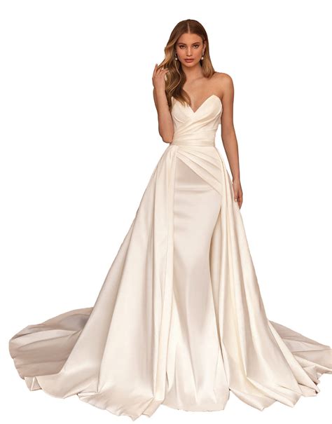 These Bridal Gowns Stun for Every Season in the Hudson Valley