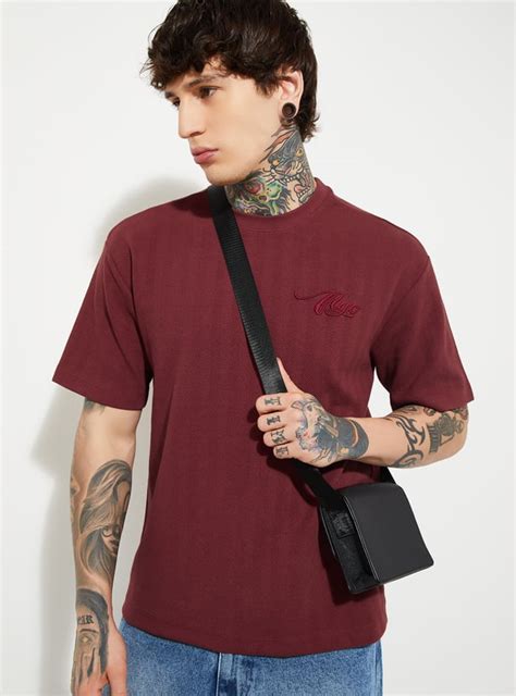 Buy URB_N Men Knitted T-shirt Online at just Rs. 699.0 - 1000015484390 ...