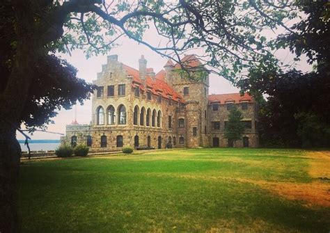 SINGER CASTLE ON DARK ISLAND (Chippewa Bay) - Castle Reviews, Photos ...