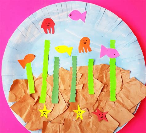 Kindergarten Craft: Paper Plate Fish Aquarium Craft