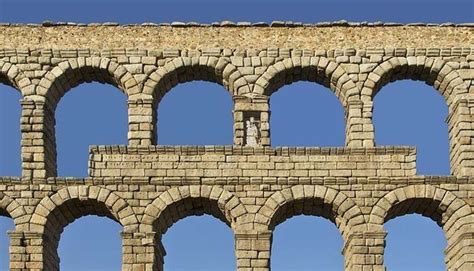 Materiales Utilizados en la Construcción de Arcos