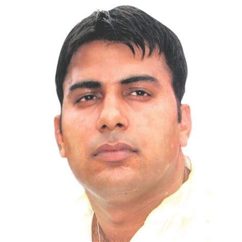 Man Who Threatened to Kill Kanhaiya Now Claims Recovered Weapon Was ...