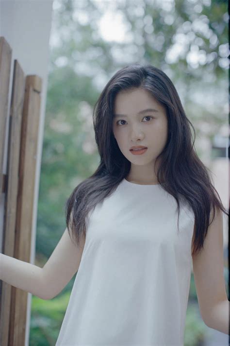 Zhang Jingyi is so beautiful - iNEWS