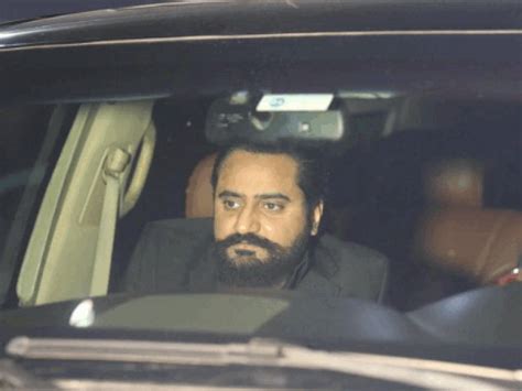 Pakistan's 'white collar gangster' threatens Mithun Da