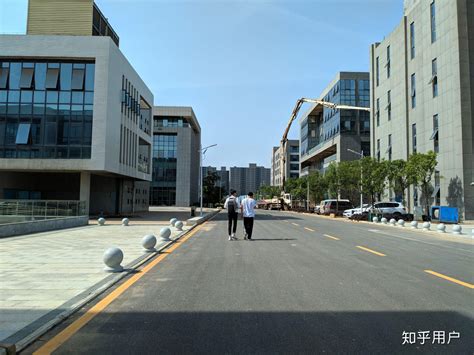 【抢鲜看】57万平方米、38栋单体！中国地质大学（武汉）新校区“中建三局造”！_环境学院