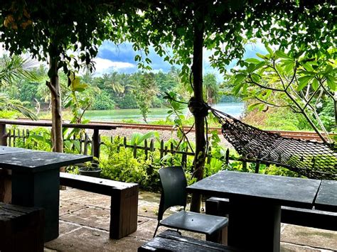 We had a perfect lunch - Reviews, Photos - Hikka Bridge Cafe ...