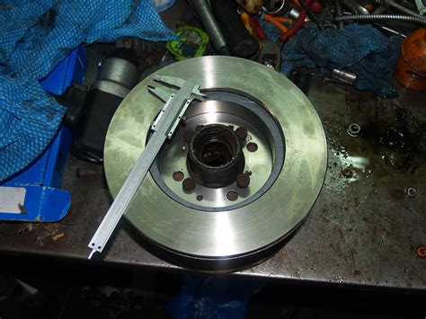 d-petrakis.com - Volvo 240 4-pot (or 4-piston) caliper Girling brakes ...