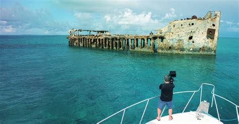 Subaquatic Anomalies: Uso Encounters In The Bermuda Triangle