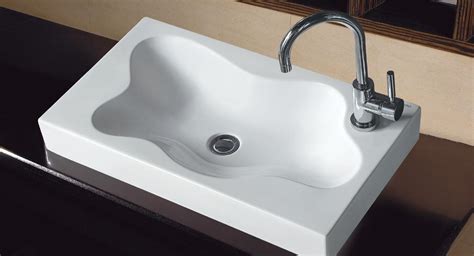 卫生间洗手盆台上盆和台下盆有什么区别？该如何选择？_设计