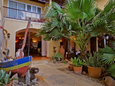 AUBERGE DU PICOLET (Cap-Haitien) - Hotel Reviews & Photos - Tripadvisor