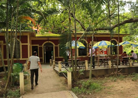 Eateries and Food Courts | IIEST