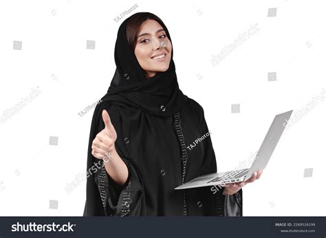 8,860 Arab Girl Using Phone Images, Stock Photos & Vectors | Shutterstock