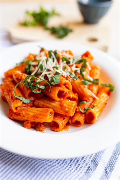 Creamy Roasted Red Pepper Pasta & Italian Sausage—Dairy-Free