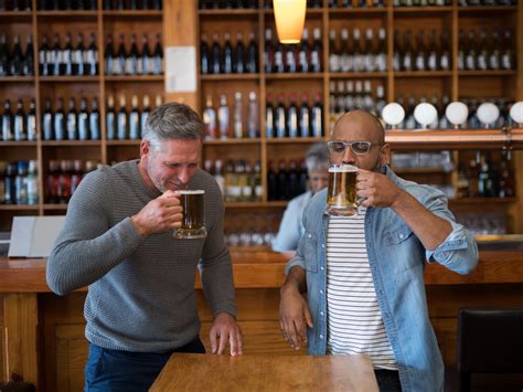 3+ surprising health benefits from drinking non-alcoholic beer - Easy ...