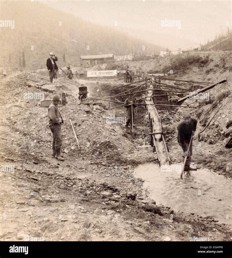 Digging gold hi-res stock photography and images - Alamy