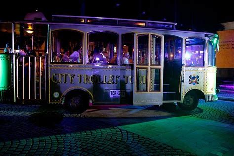 Night Trolley Sightseeing in Cartagena | Colombia
