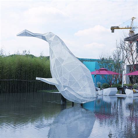 《欢乐的鲸》不锈钢 A Cheerful Whale|纯艺术|雕塑|周鉴鸿_雕塑 - 原创作品 - 站酷 (ZCOOL)