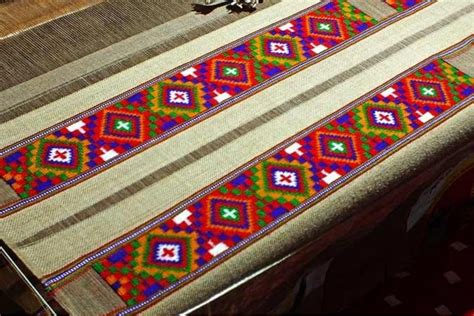 Kullu Shawls: Weaving Himachal Pradesh's Heritage – Bhuttico Shawls
