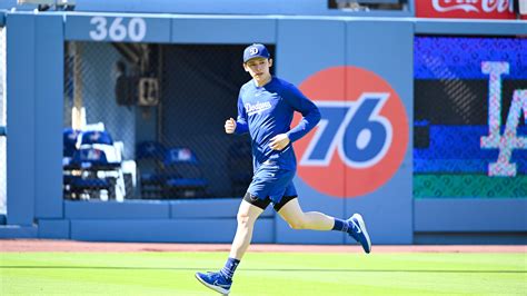 Dodgers' Roki Sasaki Says He's 'Completely Pain Free' amid Shoulder ...