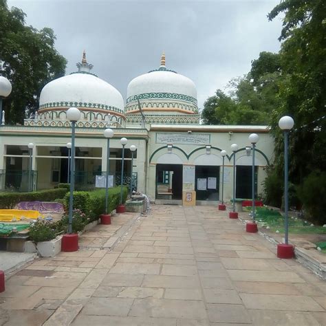 Dargah Khwaja Kanoon Sahib, Gwalior - Tripadvisor