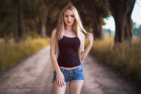 Blonde Girl In Depth Of Field Hd Wallpaper,HD Girls Wallpapers,4k Wallpapers,Images,Backgrounds ...