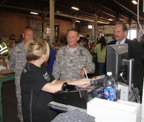 TACOM LCMC Commanding General tours SIAD for first time | Article | The ...