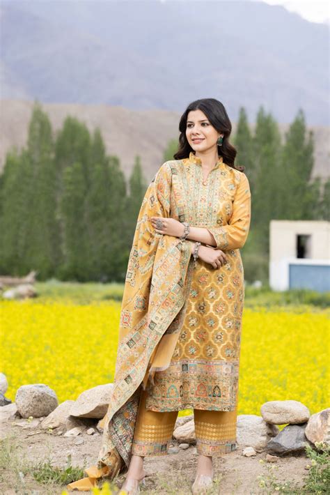 Traditional Kani Zari Suit For Women (Unstitched) - Mellow Yellow