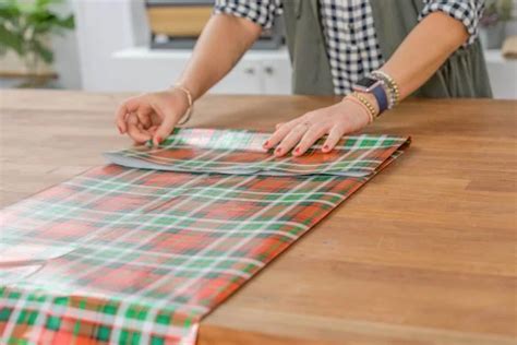 Make a Gift Bag From Leftover Wrapping Paper | HGTV