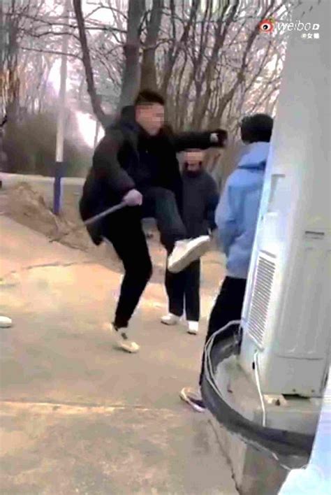 面對學校霸凌 中國父母訴諸微信和其他手段 - BBC News 中文