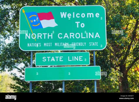 Welcome north carolina road sign hi-res stock photography and images ...