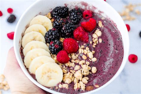 Low Calorie Acai Bowl • what's molly cooking?