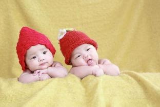 双胞胎带诗起名字,最新双胞胎起名字大全请问有哪些新颖的双胞胎名字,想参考参考!
