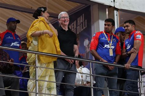 [In Pictures] Apple CEO Tim Cook, Bollywood actress Sonam Kapoor ...
