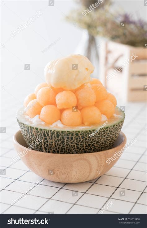 Ice Melon Bingsu Famous Korean Icecream Stock Photo 535813480 ...