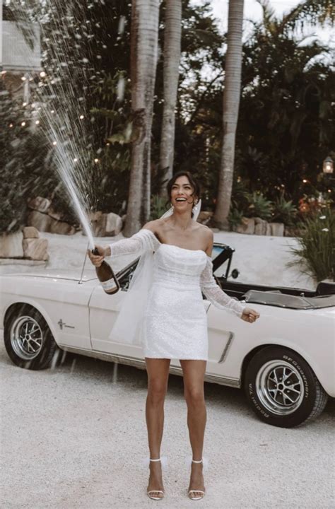 Mini Bride Dress 的图像结果