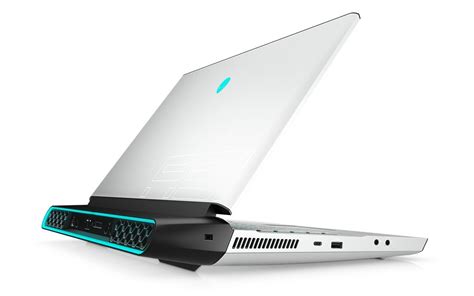 Alienware 51M R2 Review 的图像结果