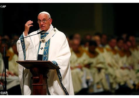 教宗主持公拜苦路活动：在耶稣的十字架上，我们看见世间所有的十字架_天主教新闻网-信德网