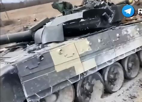 俄空降兵摧毁一支乌军精锐，现场T-72坦克全瘫痪_中华网