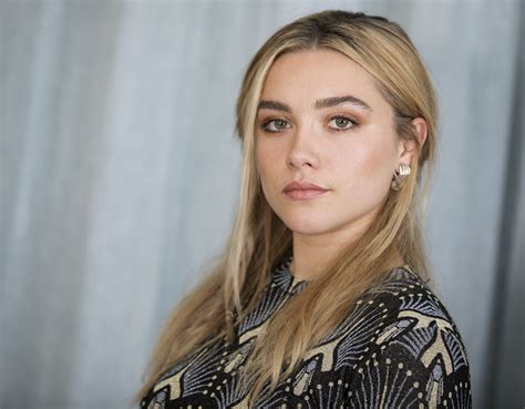 actress florence pugh pink dress