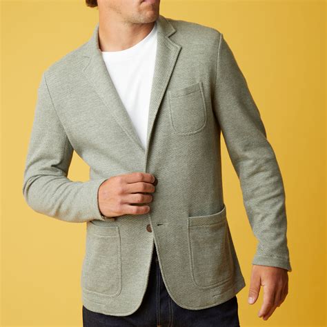 The Best Travel Blazers for Men in 2026, Tested by Style Editors