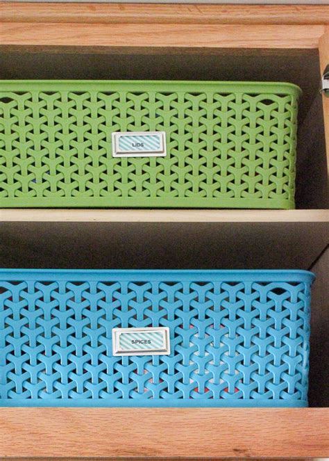 Organizing Food Storage Containers 的图像结果