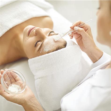 What is tranexamic acid and how does it benefit the skin?