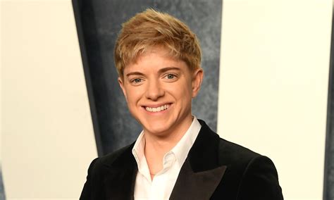 Mae Martin is helping Taskmaster fans to understand pronouns