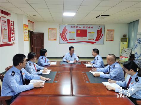 梅州市税务干部进企聆听党的二十大代表宣讲_汉松_青年_陶瓷
