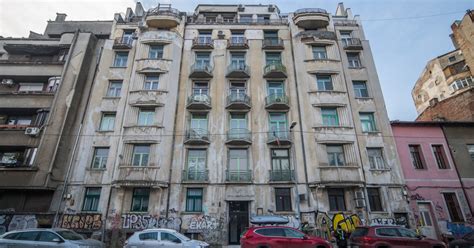 Blocul modernist din Schitu Măgureanu nr. 19